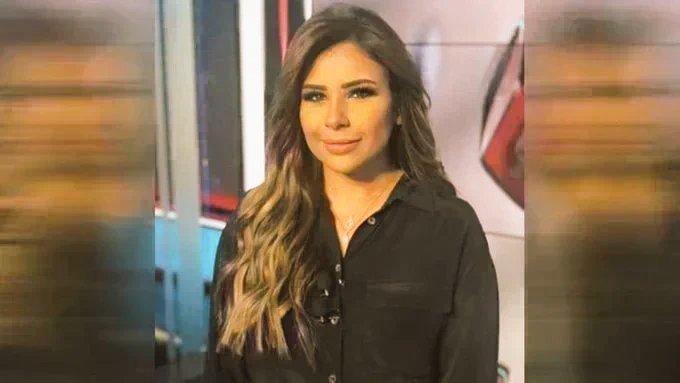 اليوم يقول جريمان لو فرضنا أحد من أقارب الأستاذة ساره دندراوي وسألها وقال لها مين أقرب لك من المجموعه وبصراحة
على طول تقول محسن 😂

 أدري إنو يمزح عليه يحبني ويبغاني سعيد على طول
الإسكان حقي وحقك شكله بيكون فخم صح 
بعد ما نوصل أبو ظبي بكم شهر ونطرد الهجين وأبوه نسوي مثله في دبي🖤