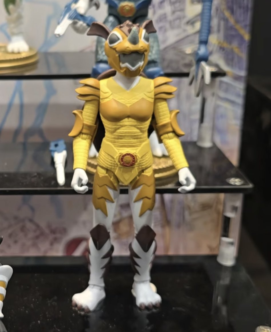 FIRST LOOK at Wave 2 of the #PowerRangers x #Godzilla Kaiju figures

Pink Mothra
Yellow Baragon
Black King Caesar

[via Pixel Dan on YT - youtube.com/watch?v=--zjVw…]