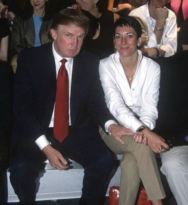 ali_naka's tweet image. They shared all merchandise including Melania