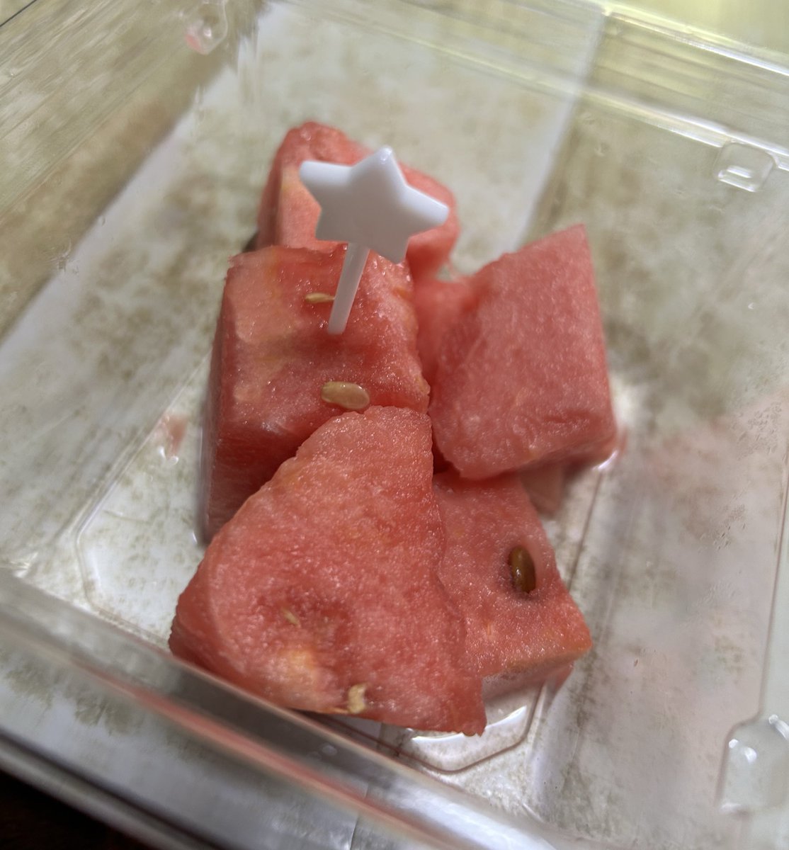 まだ雪の残る地域もありますが
つい先日、熊本県産のスイカにて
今年のスイカ始め🍉をば。幸