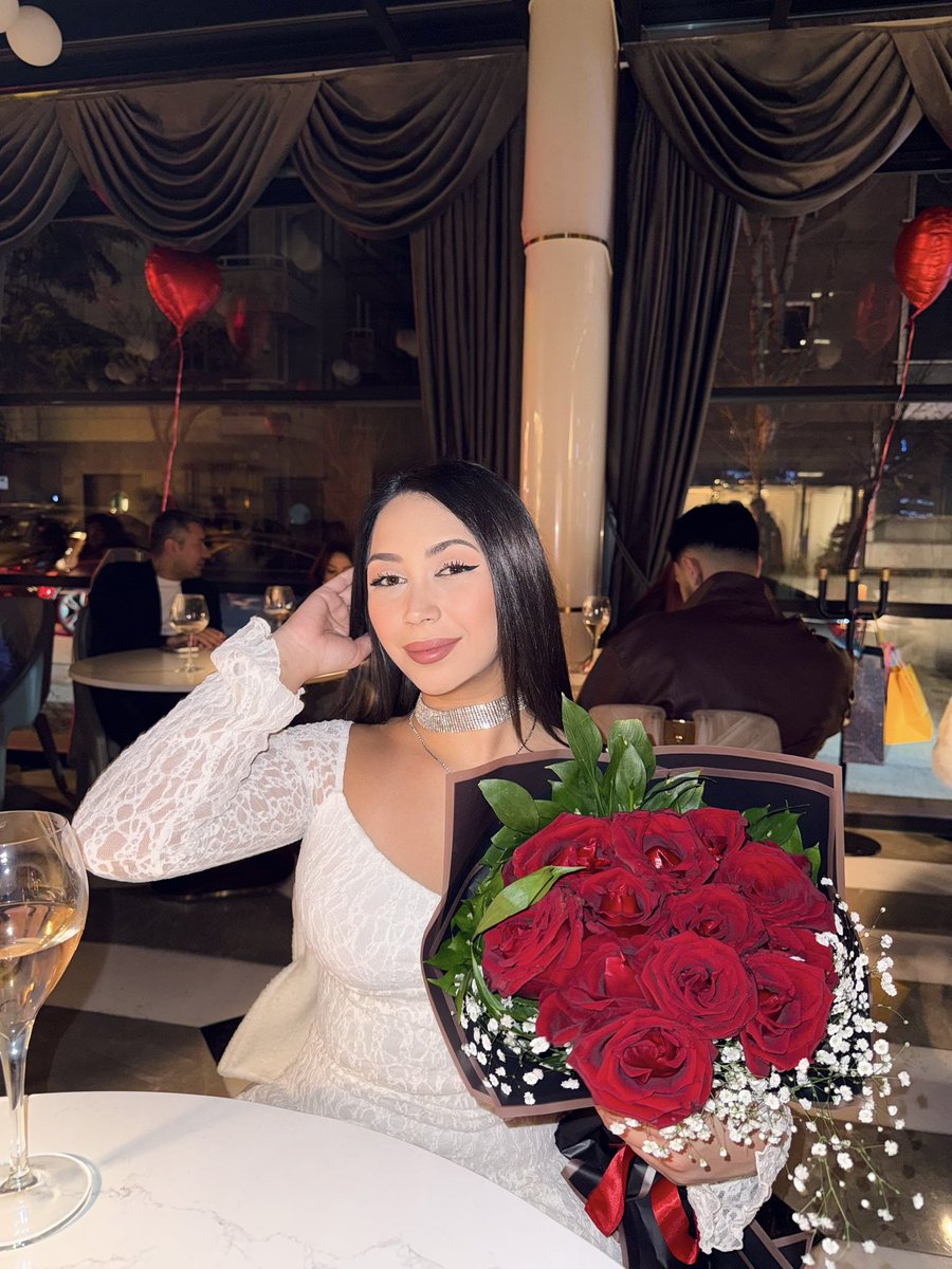 beyzainerr's tweet photo. Valentine's day ❤️ https://t.co/TYwUK2OSD9