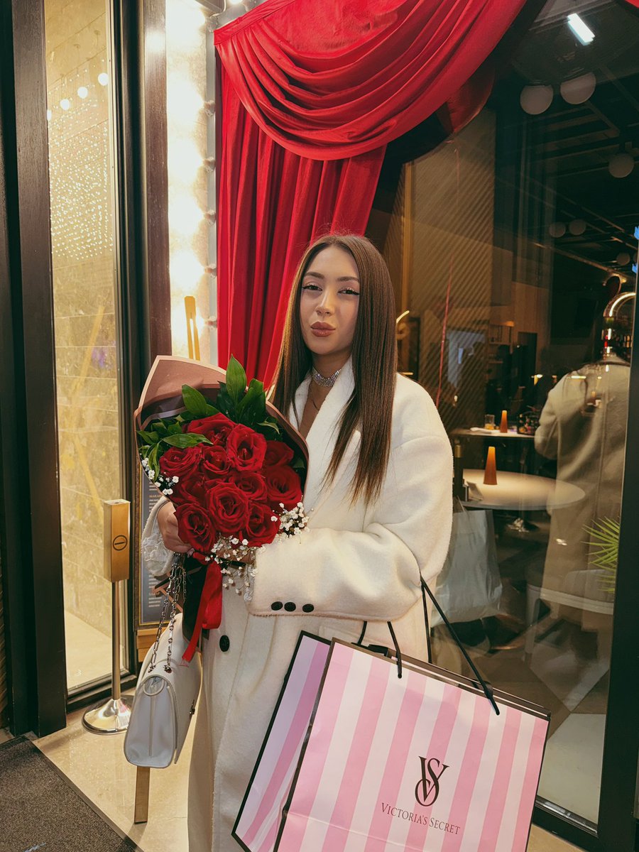 beyzainerr's tweet photo. Valentine's day ❤️ https://t.co/TYwUK2OSD9