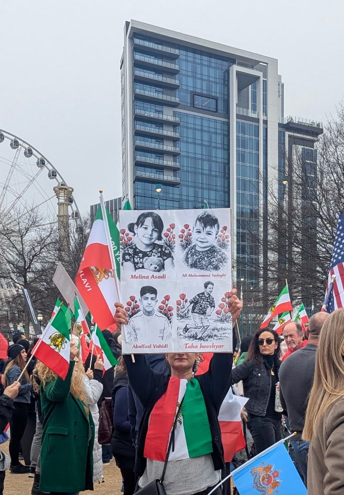 ببخشید که فقط عکس چارتاتونو تونستم ببرم!

آتلانتا_ چهاردهم فوریه

#Feb14ForIran #IranMassacre #Pahlavi4Iran