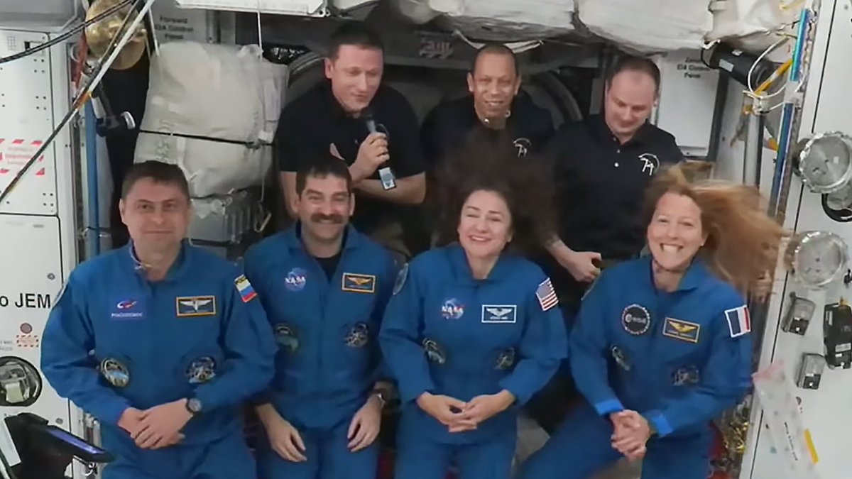 Space_Station's tweet image. Hatches open! Four @SpaceX Crew-12 crew members have entered the station and joined Expedition 74 to begin a long-duration space research mission. More... go.nasa.gov/4twQhDf