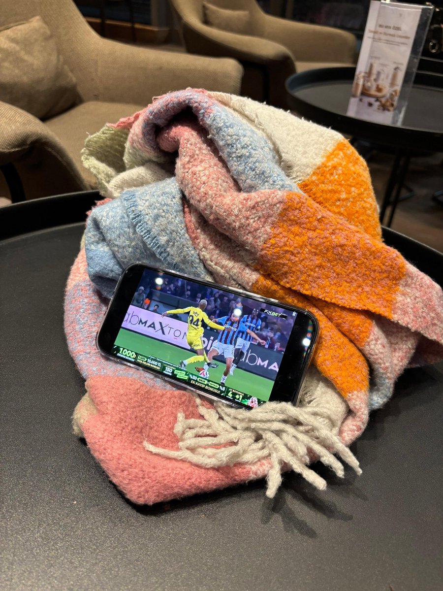 14 Şubat’ta Ankara’da herkesin elinde çiçek. O sırada ben. 🙂‍↔️
#HappyValentinesDay