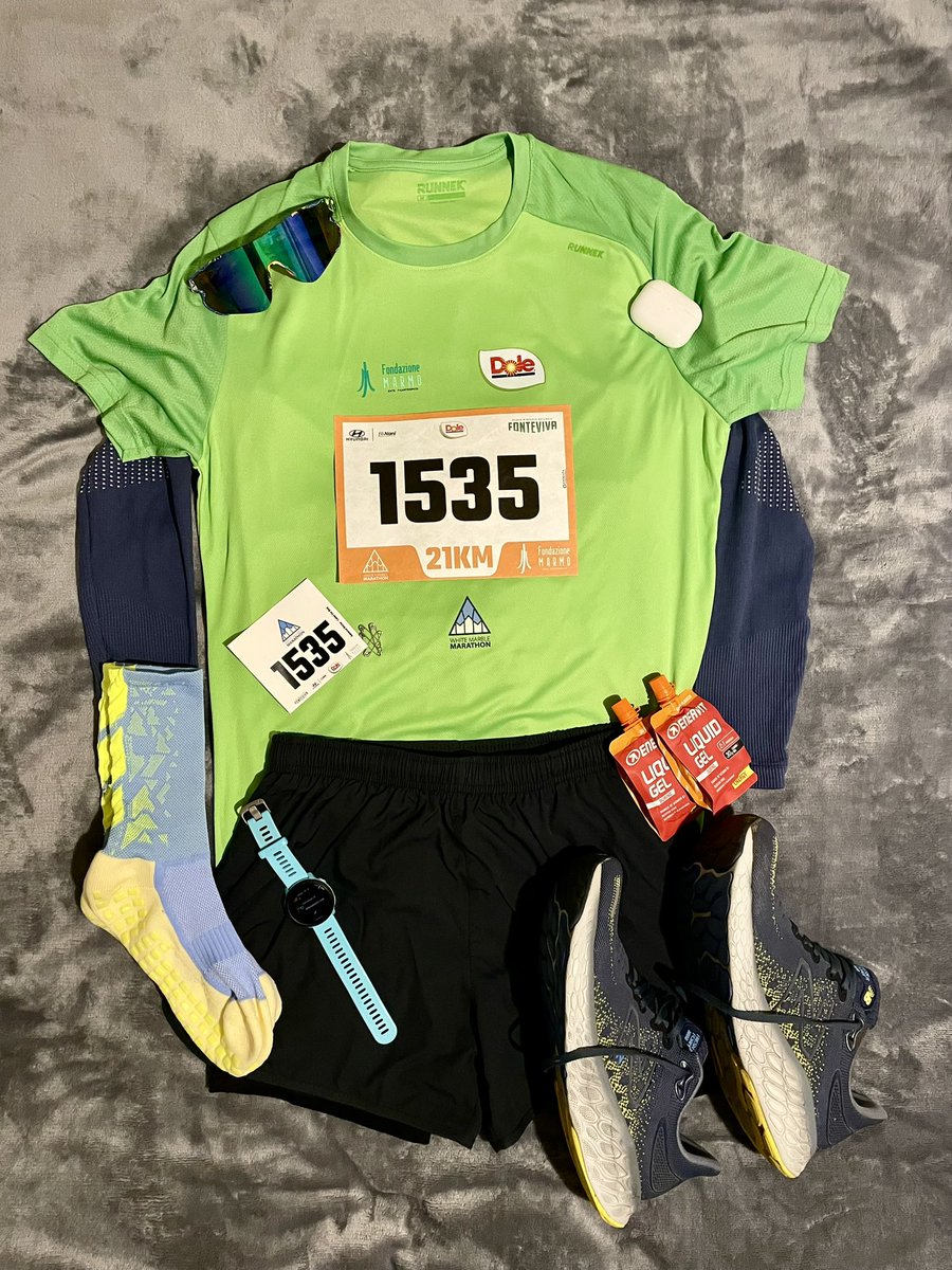 I dreamed of taking this photo for years.
Behind it: early alarms, miles, sacrifices, time taken from sleep — and a little from my family.

Thank you for the patience and support.

This isn’t just my achievement. It’s ours. 
#M2E #halfmarathon <a href="/Stepnofficial/">STEPN GO</a> <a href="/The_Life_Bomb/">🌴 THE LIFE BOMB 🏝️</a>