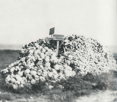 mustafarmagan's tweet image. Nuri Yamut Paşa'yı tanır mıydınız?  

1953 yılında Mehterhaneyi ihya etti.  

Çanakkale'de şehitlerin kemikleri ortadaydı, ilgisizlige tepki olarak 2 evini satıp Mehmetçiğe bu mezar-abideyi yaptırdı.  

Genelkurmay Başkanı ve emekliliğinde DP'den vekil oldu. 

27 Mayıs darbesinde…