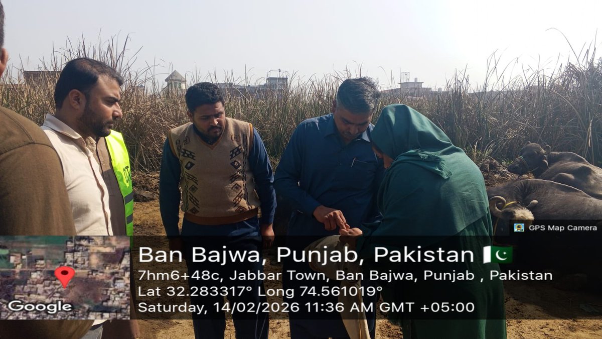 acpasrurpk's tweet photo. Checking encroachment in Ban Bajwa to make its Chappar clear https://t.co/8jz3STIDUI