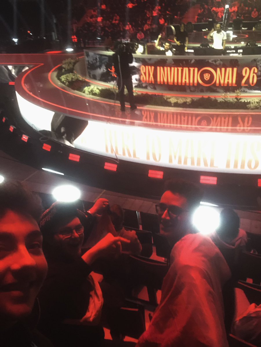 S7THOS's tweet photo. P’tit selfie avec @Mowwwgliiii 😭🫶🏼
#SI2026 https://t.co/HJwAVwo3Bu