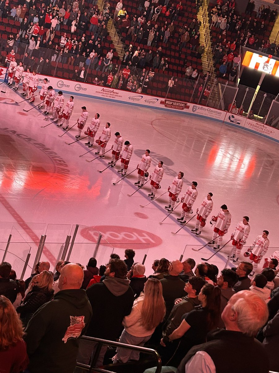 BU_FoH's tweet photo. Game on! #DogsvsCats @TerrierHockey vs UNH #GoBU ๐พ๐๐ดโช๏ธ https://t.co/nrJwm6z75e