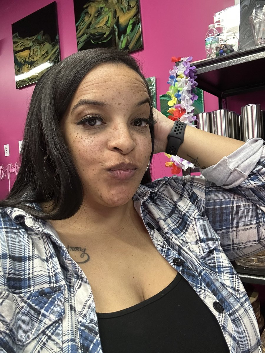 DomoBeezy's tweet photo. Cause I ain’t posted here in a min 🫶🏼😘 just out here minding our business https://t.co/PGn12vF5wI