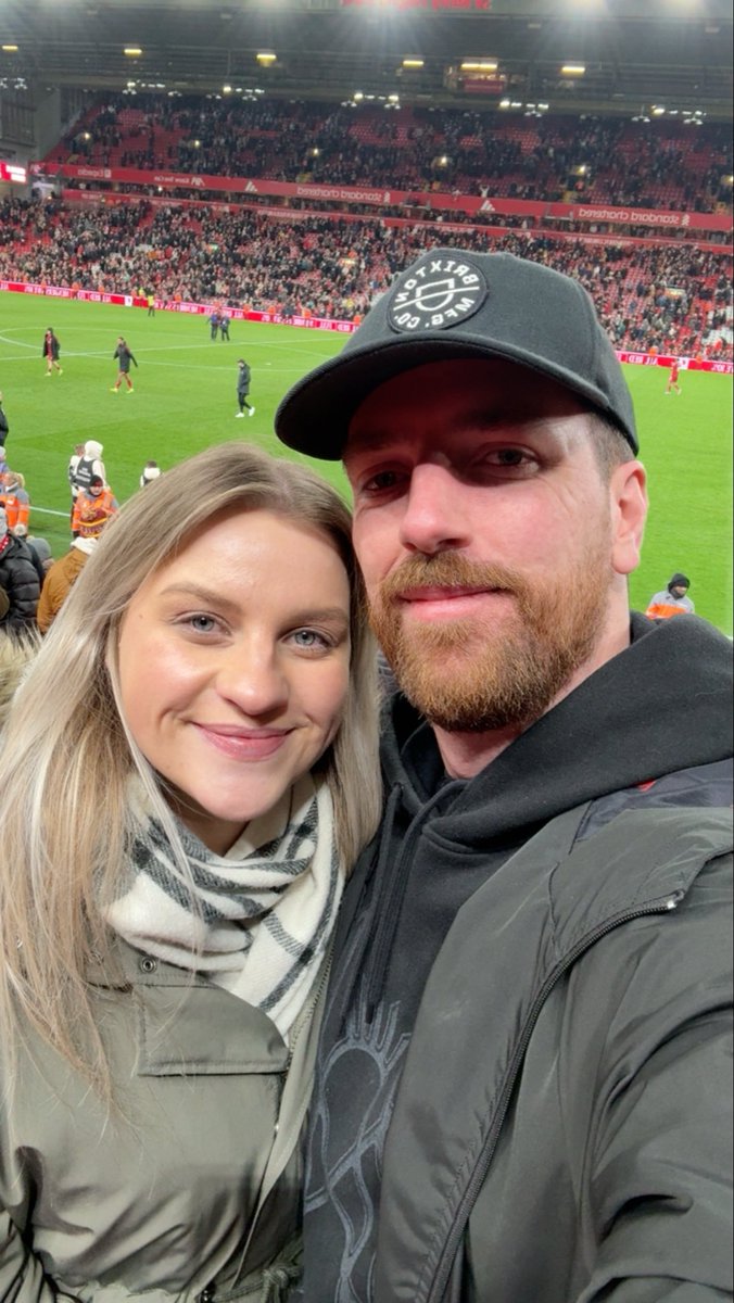 Jackoby_'s tweet photo. Up the Anfield Valentine’s Reds 🌹 https://t.co/HNbBh5jpWC