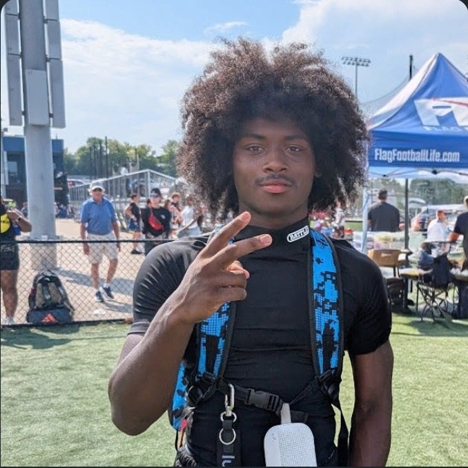 Christopher "CJ" Redding 
was killed trying to defend his friends from bullies. He was just a teenager wanting to be a pro football player like any other young athlete.
If you would like to donate to his funeral services, here is the link
⬇️⬇️⬇️
gofund.me/9fedf905f