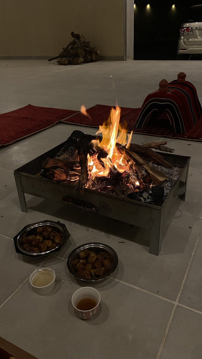 أزرع أمانك في وجيه الطيبين 
اللي يحبونك كذا .. من ربّهم 

واحذر من "المتكبرين الشامتين"
اللي وساويس الرّدى تلعب بهم
- عبدالقادر متعب .