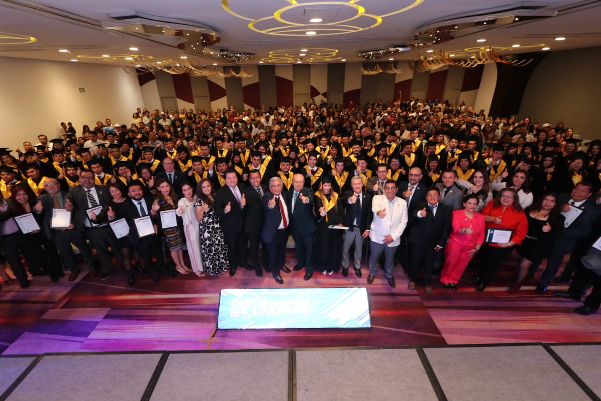 #SABES celebra recertificación internacional en calidad ISO y graduación de 120 jóvenes de universidad.

En el marco de la ceremonia de graduación en la Universidad SABES Campus Irapuato, nuestra institución fue distinguida con 14 Certificados de Calidad ISO 21001:2018,este