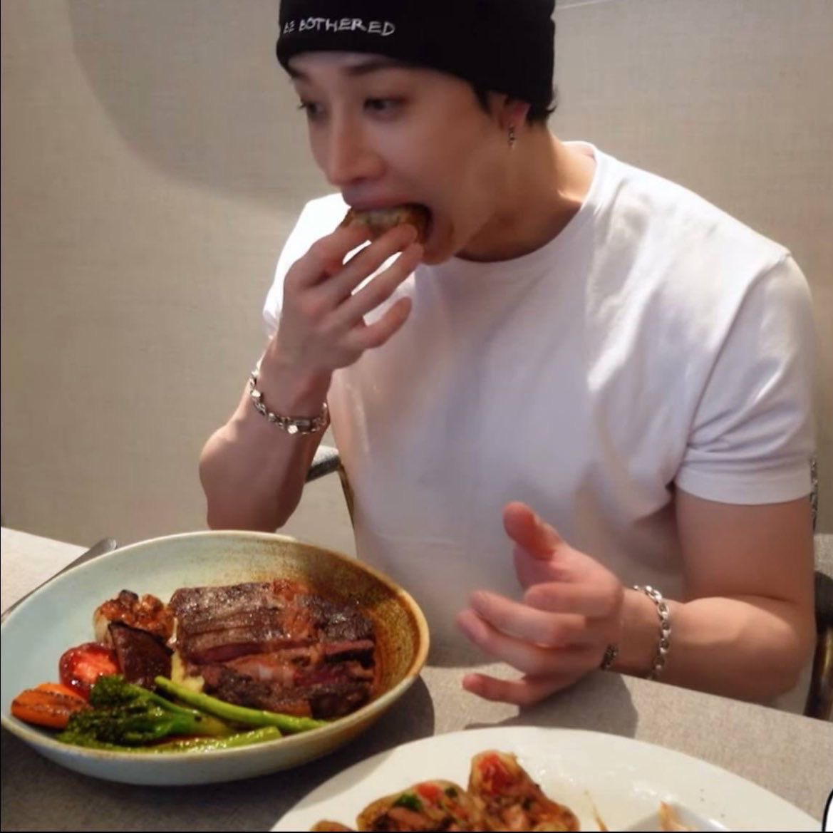 brudochn's tweet image. First date w your bf.          8 years later.