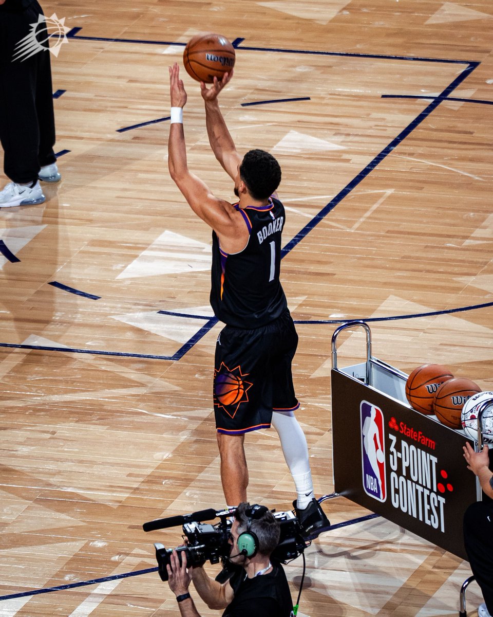 Suns's tweet photo. 57 points in this year's 3-point contest for Book 🔥 https://t.co/cNtygrPU1L