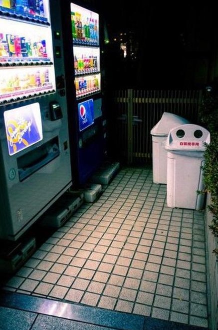 Snickers48's tweet image. 鞄はどれ？ 🐮