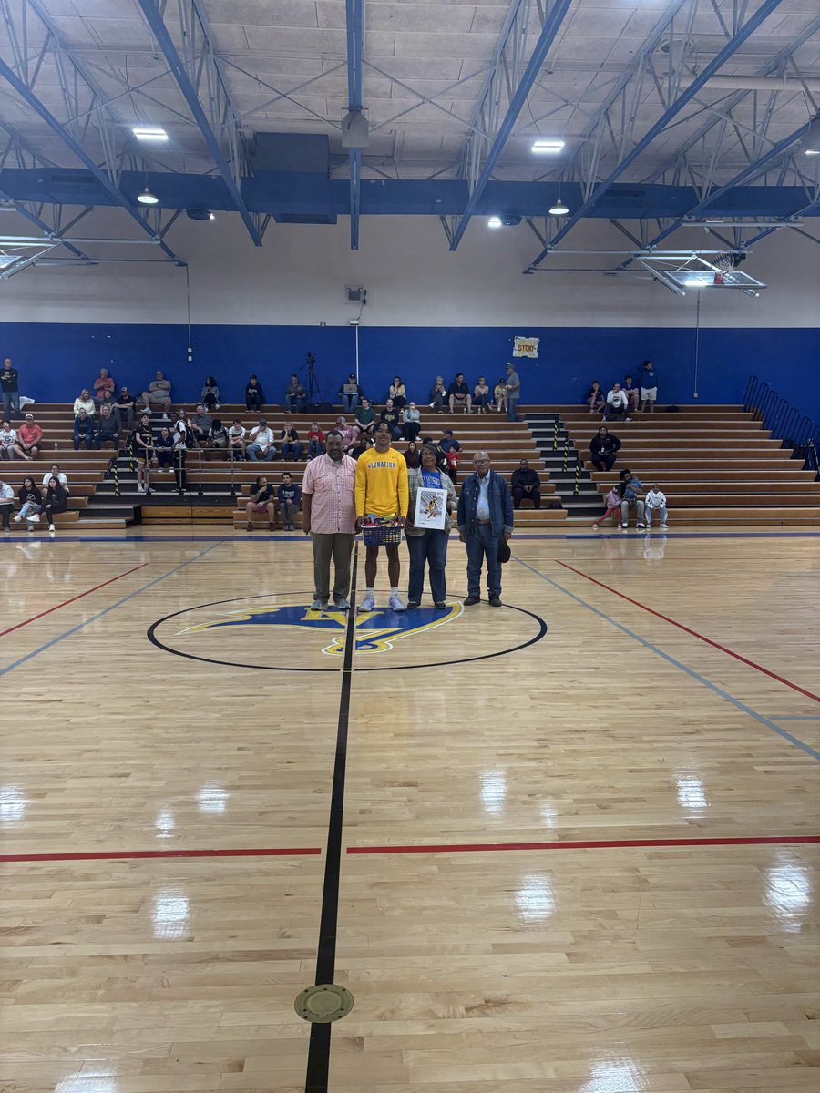 La Vega High School Basketball tweet media