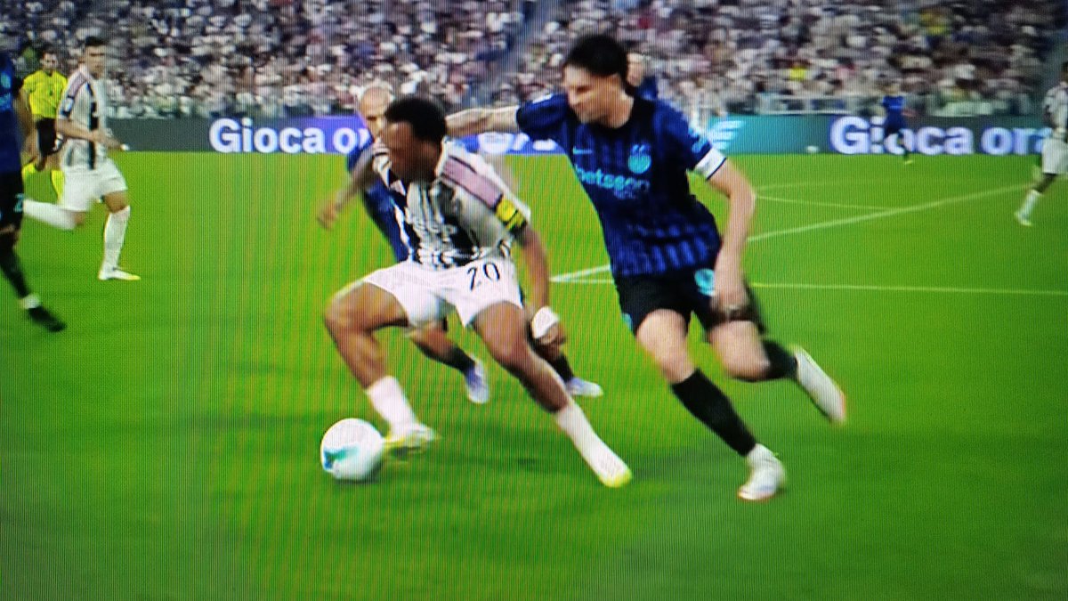 Pupi81⭐⭐2️⃣0️⃣🖤💙 Le 22.43 del 22 Aprile ✍ tweet media