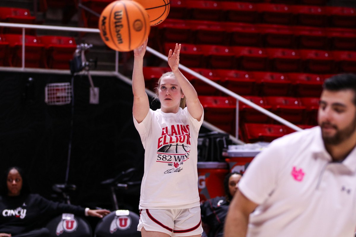 UTAHWBB's tweet photo. 30 mins out...

#GoUtes https://t.co/yJPwwwhlw6