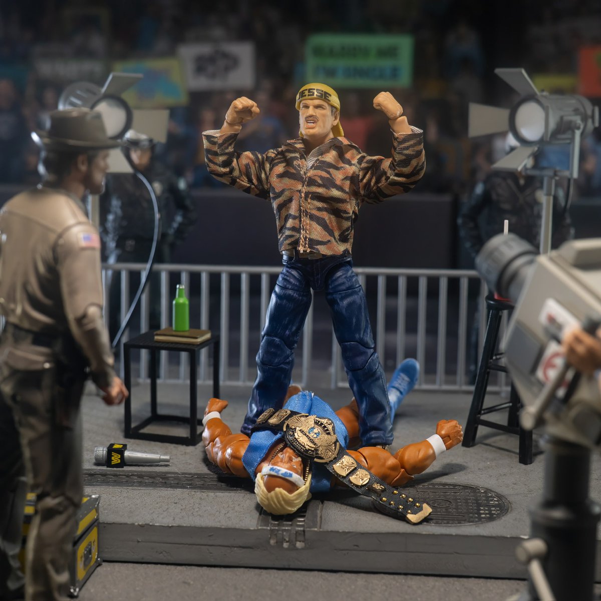 FigureKingdom tweet media