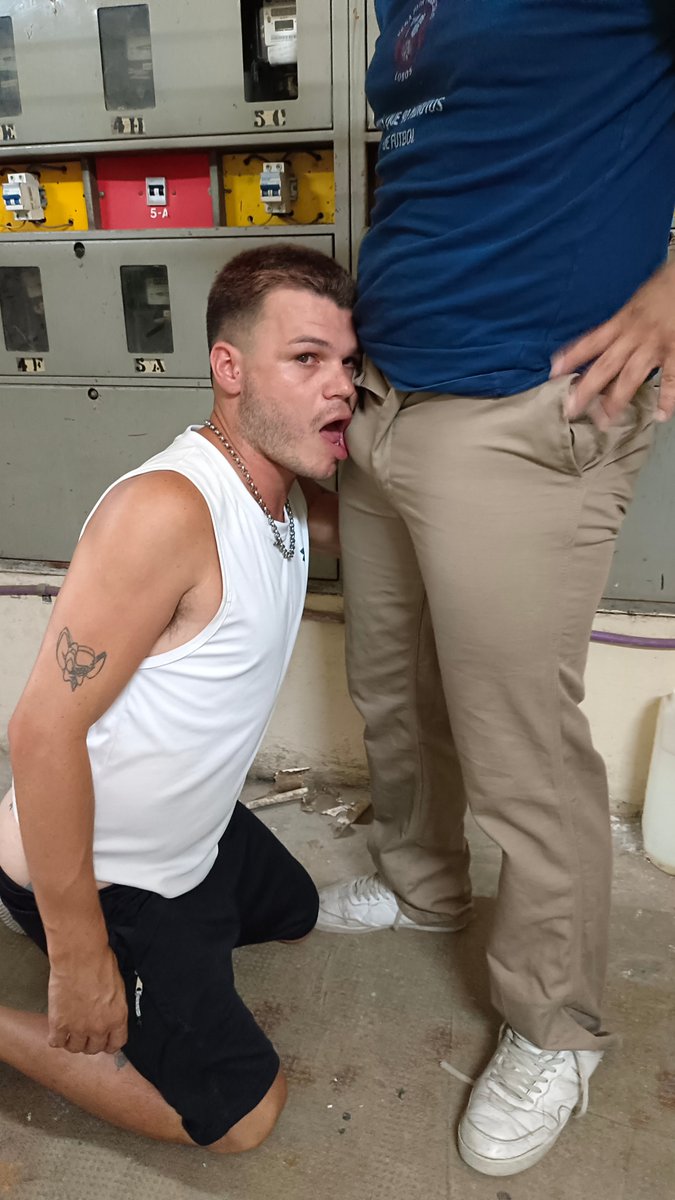 Este putito pasa todos los días por mi laburo y me ficha el bulto, así que el otro día lo metí al sótano y le di 🍆
⬇️

onlyfans.com/porterolucas

this guy was looking my bulge in my work , and i took him to the basement, to fuck him

<a href="/BarebackSempre/">Bareback Always</a> 
<a href="/keenprinc/">KEEN</a> 
<a href="/porteroshot/">porteroshot</a>