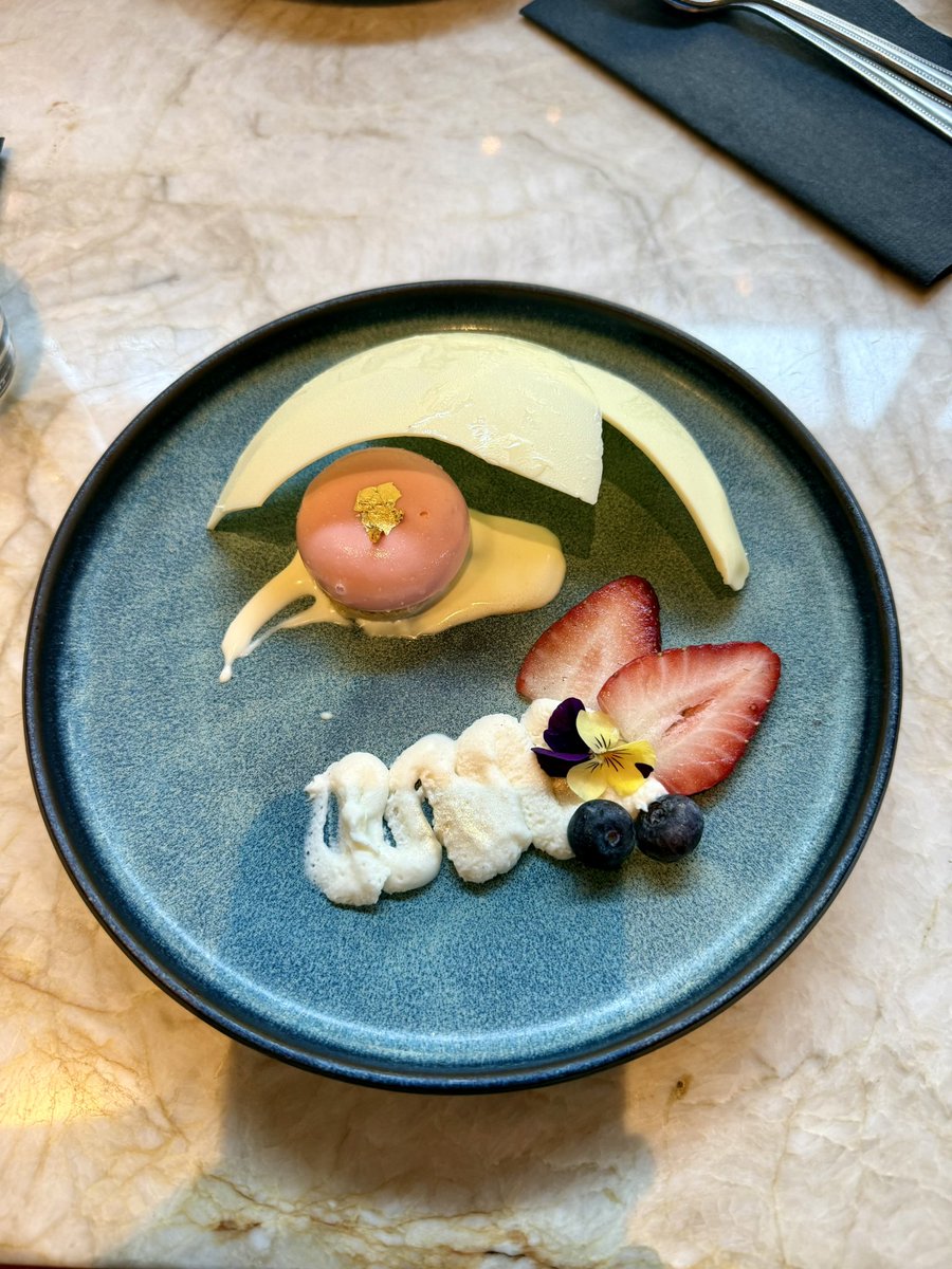 The Valentine’s Day dinner date … with my <a href="/Paige__sunshine/">💜 Paige 💜</a>❤️ at Yume Sushi, Arlington, VA