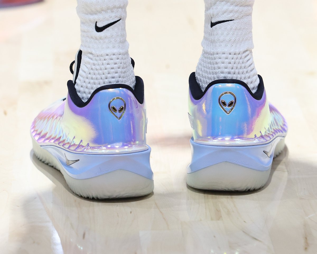 NBAFRANCE's tweet photo. 👽 https://t.co/gBWBUgs076