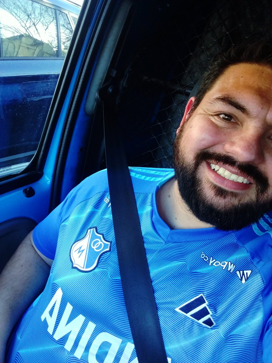 WChavico's tweet photo. En cualquier parte del mundo, #conlaazulpuesta 💙Ⓜ️ https://t.co/Ku7XMk0RCD