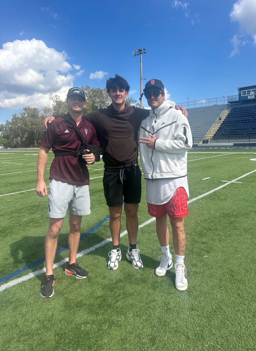 joaquinkav10's tweet photo. AGTG 🙏Time well spent. @baylintrujillo @AdvancedQBCamp @TheAdvocateCEO #2027QB https://t.co/bb6uUzRYpp