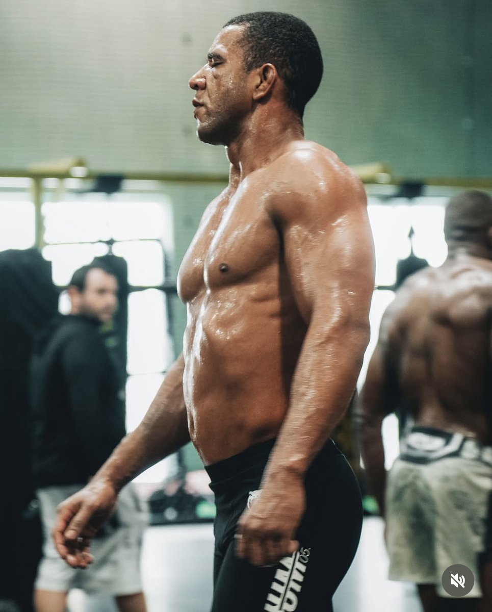 One by one, to the top ⚔️🦾 

#robocop #ufc #mma #fighter #ufcbrasil