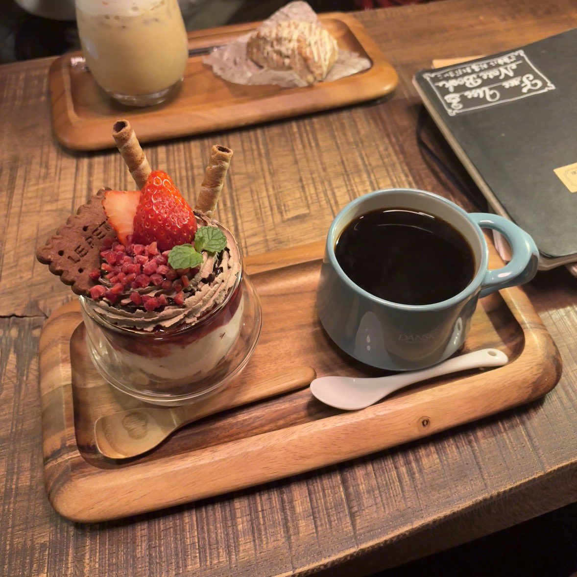 momo 𓆱 tweet media