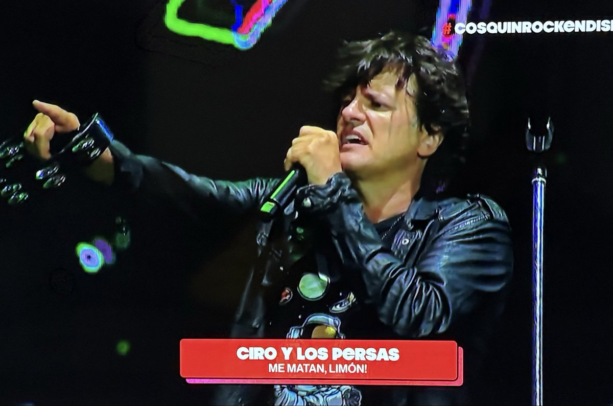 Ciro cantando canción de los redondos. El rock Nacional más Vivo que nunca!!