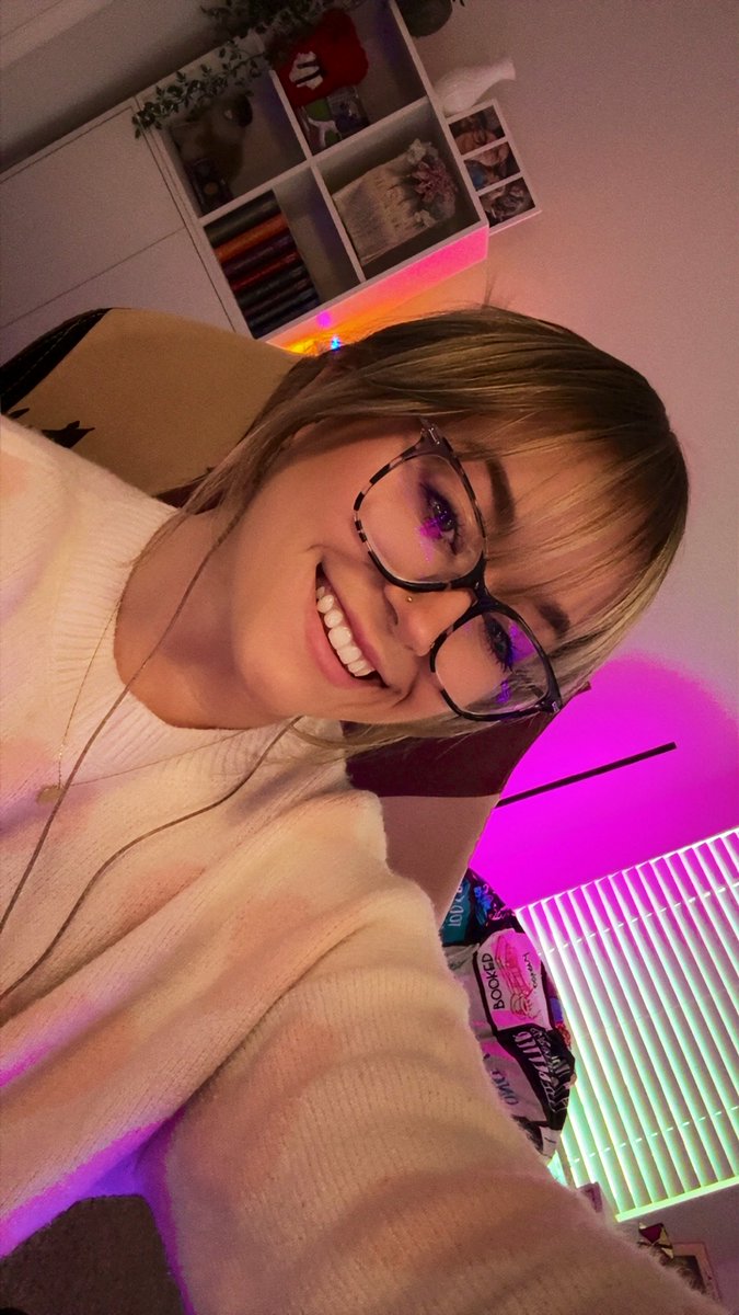 CrownedRuby tweet media