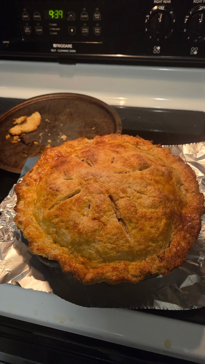 WhenChukAttacks's tweet photo. 42 + birthday apple pie 🥧 https://t.co/xkkNXOPNdw