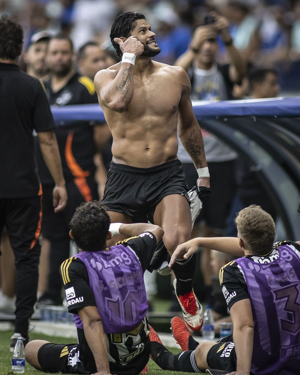 Gabridefato's tweet image. FINAAAAAALMMMEEEENNNTEEEE

O HULK FEZ SEU PRIMEIRO HAT TRICK PELO GALO!

A HISTORIA SENDO ESCRITA!