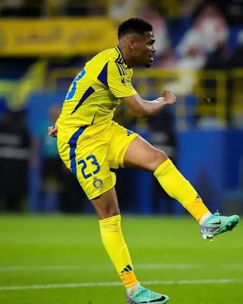 والله انك من ارجل اللاعبين في تاريخ النصر 
أيمن يحيي