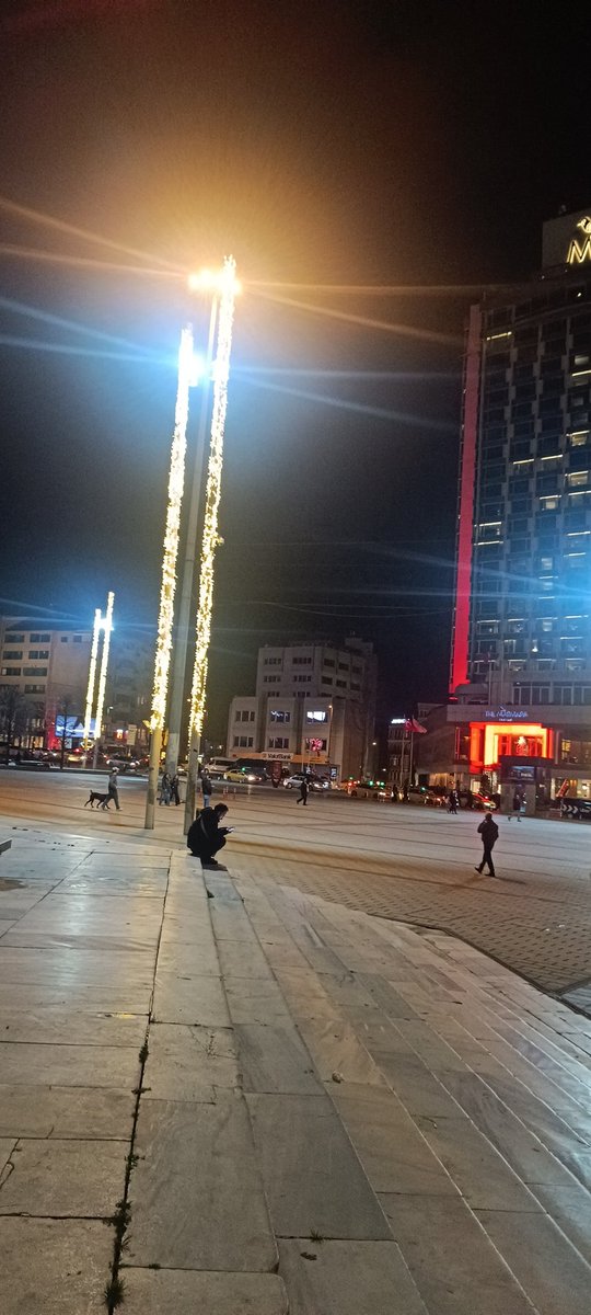 Bu akşam da taksim'deyiz