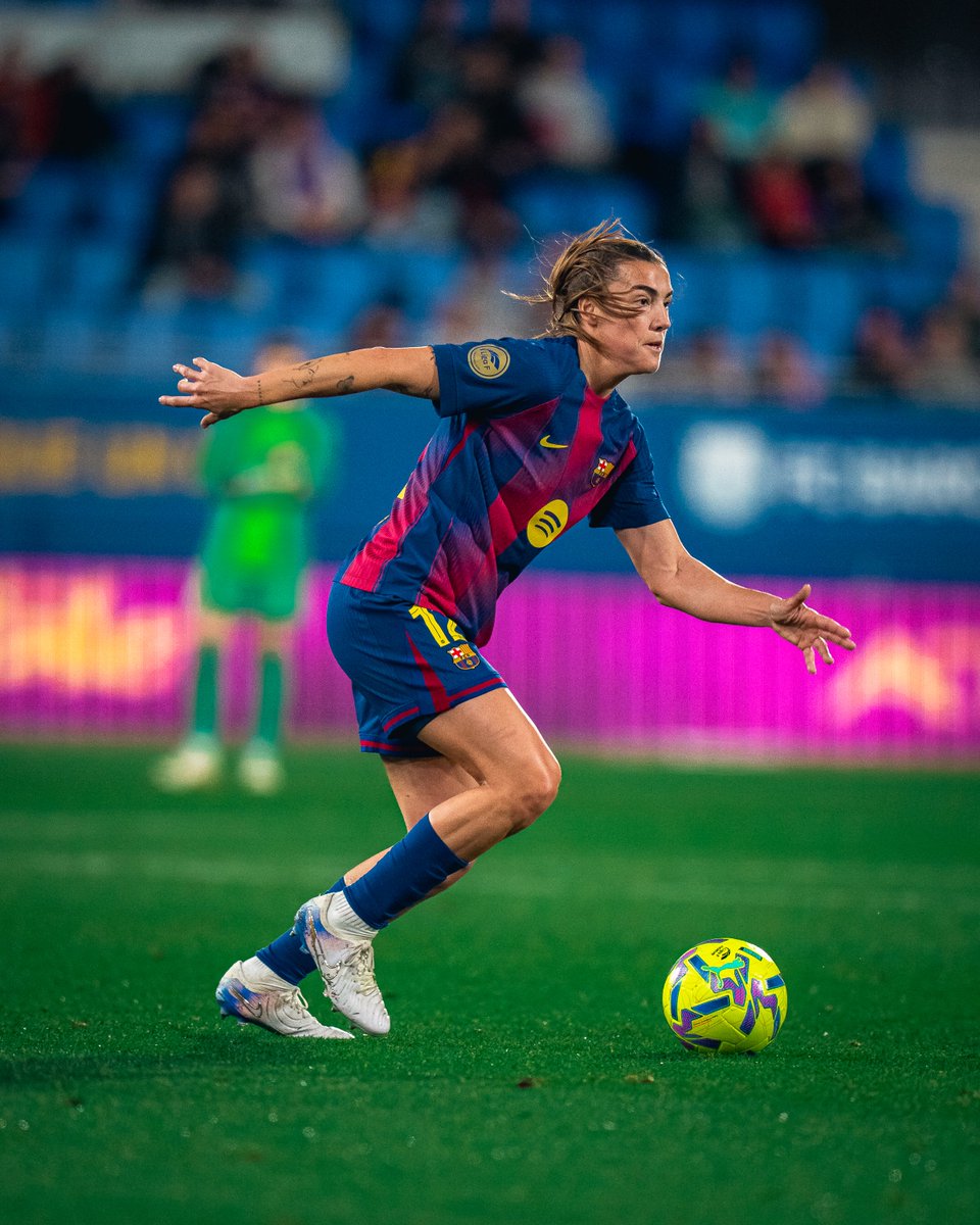 Classe al mig del camp.