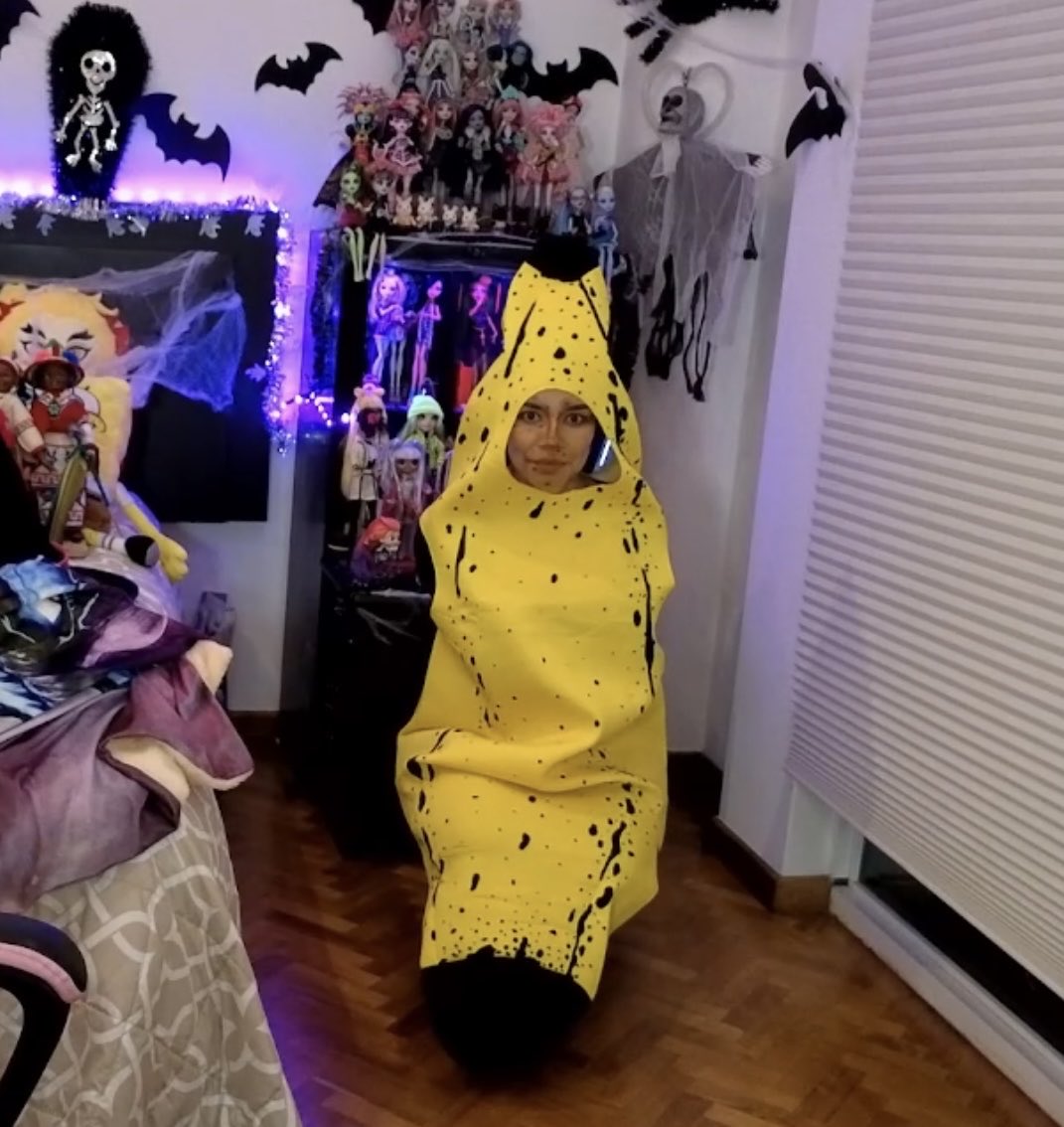 Hace un Halloween jajajaja 
Hoy hay stream de la amistad ✨😈 también subire videitoooo