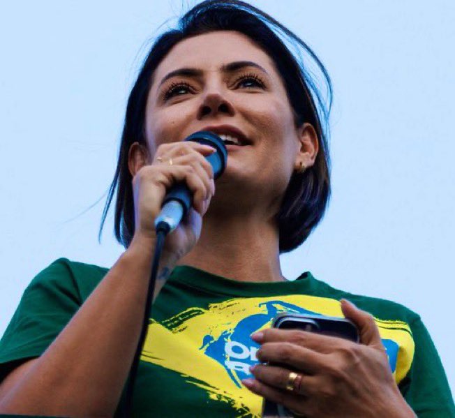 🚨URGENTE - Carlos Bolsonaro declara apoio a Michelle Bolsonaro para o senado no DF

“São duas vagas ao Senado em todos os estados e no Distrito Federal e minha Senadora no DF é Michelle Bolsonaro”