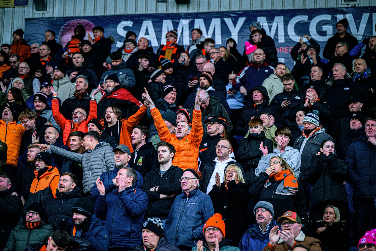 dundeeunitedfc's tweet photo. 🍊 A glorious backing

Thank you for your support at The Falkirk Stadium this afternoon, #DUFC fans 👏 https://t.co/qFGFzOC5FK