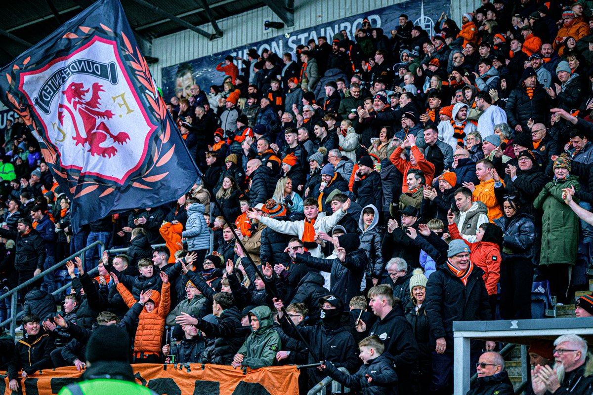 dundeeunitedfc's tweet photo. 🍊 A glorious backing

Thank you for your support at The Falkirk Stadium this afternoon, #DUFC fans 👏 https://t.co/qFGFzOC5FK