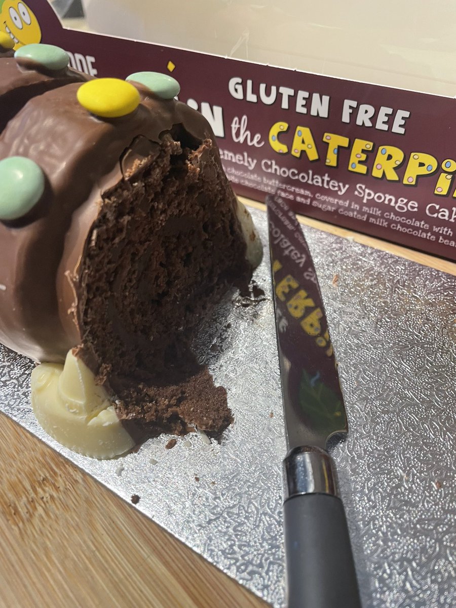 devereux1655's tweet image. Well it’s not my birthday but thought I would try this in practice for when it is 🤣🤣- not bad! #cake #glutenfree