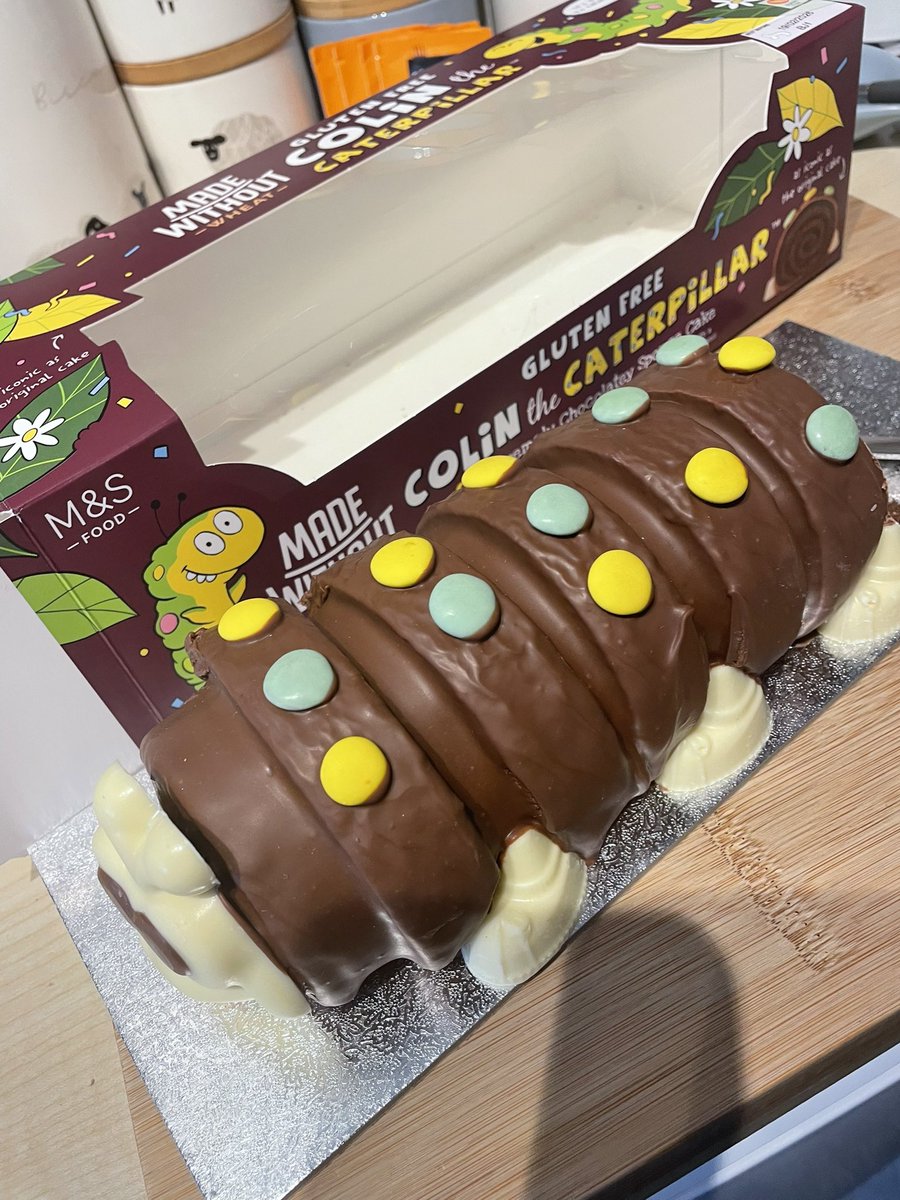 devereux1655's tweet image. Well it’s not my birthday but thought I would try this in practice for when it is 🤣🤣- not bad! #cake #glutenfree