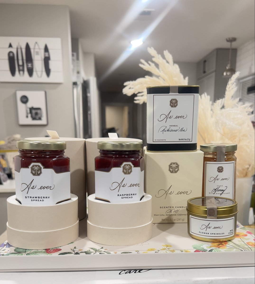 ORATA's tweet image. Arrived on 02/10/2026.
Every single one of #AsEver Chocolate bars is a taste buds delight. My favorite was the “Raspberry Spread Sea Salt Dark Chocolate.” Now, don’t get me started with the presentation, this is how fine foods should be presented- it should hit all the senses.