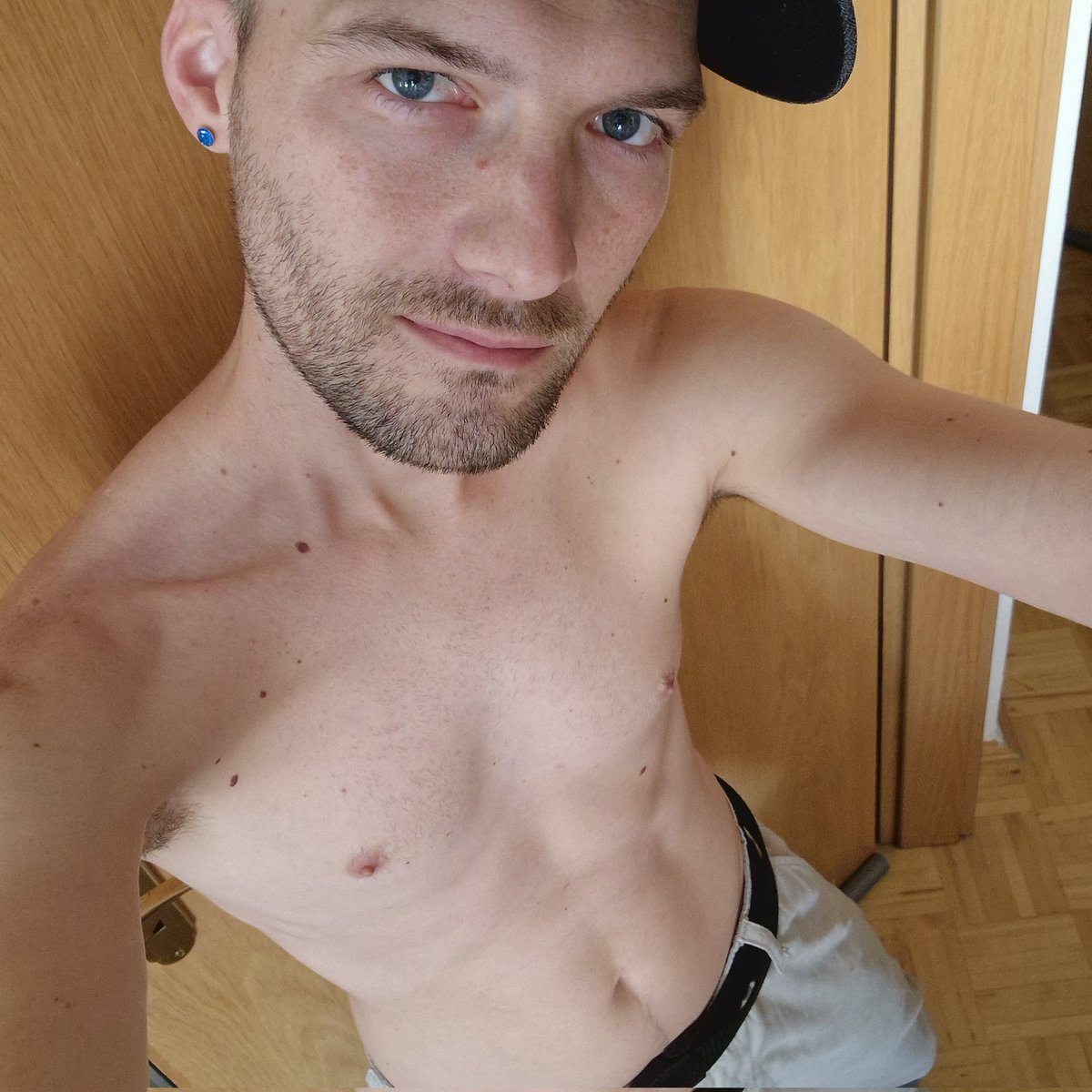 Edison Alex tweet media