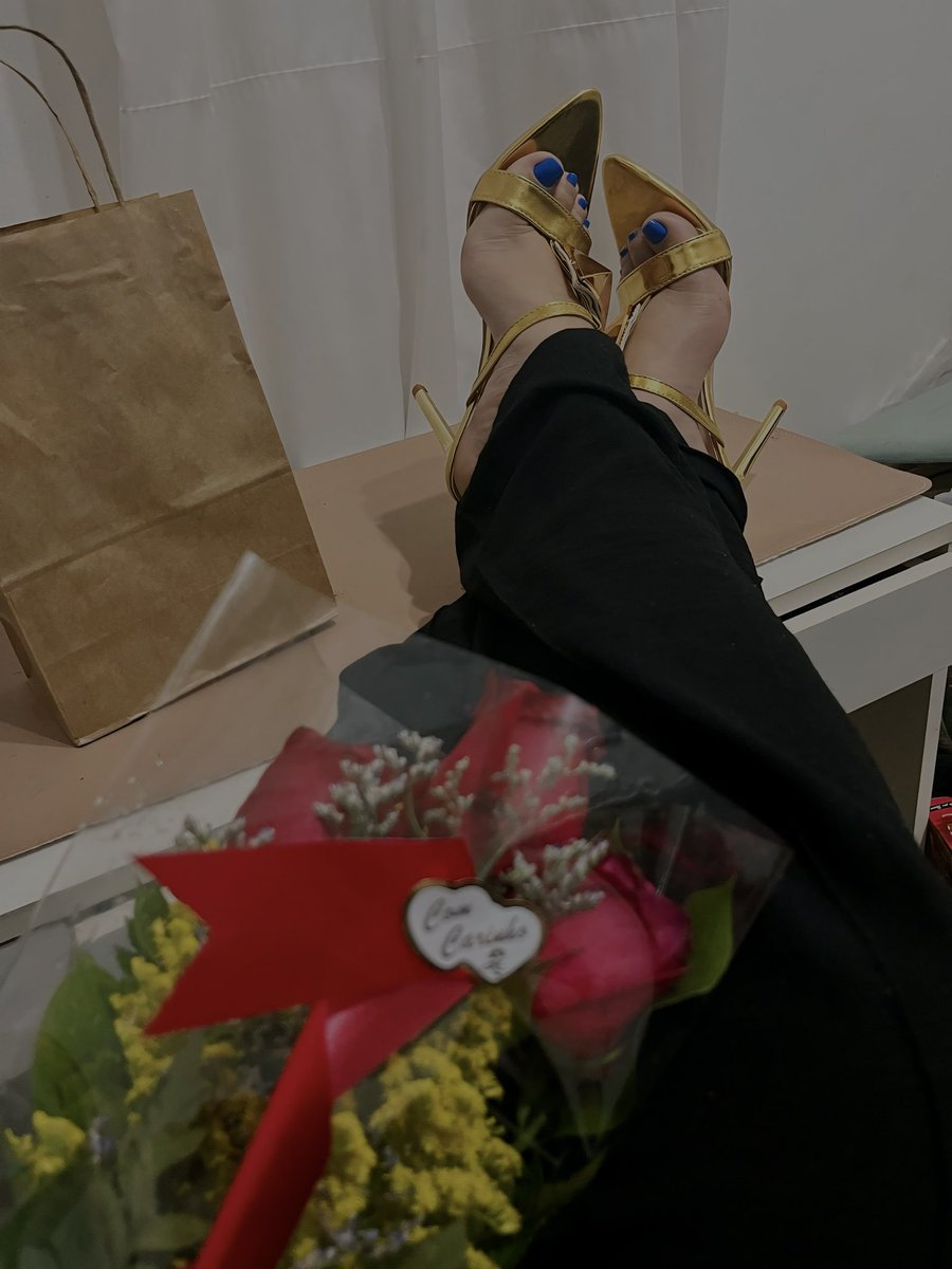 💘 Happy Valentine’s Day. 
I want lots of fun and mischief today.
Be a good boy and send me gifts. 🎁💐💝

youpay.me/findom_isabela