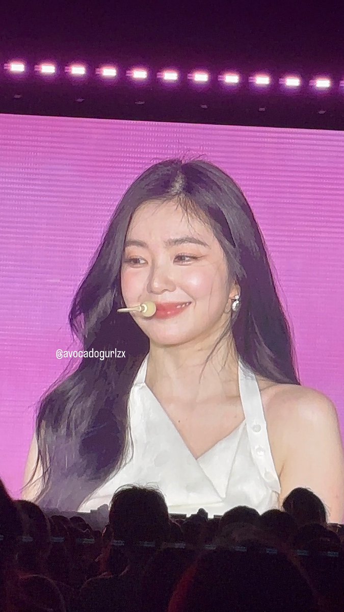 เป็นสเตรทมาทั้งชีวิต กูเจอพี่ไอรีนกูเกแตกเลยอะ 😭💕

 #SMTOWNLIVE2025_26_BANGKOK